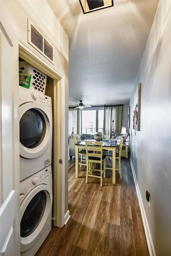Apartment Shores Of Panama 2326 - 1 Bedroom Bunks Sleeps 6, Reserved Parking! Condo Panama City Beach United States